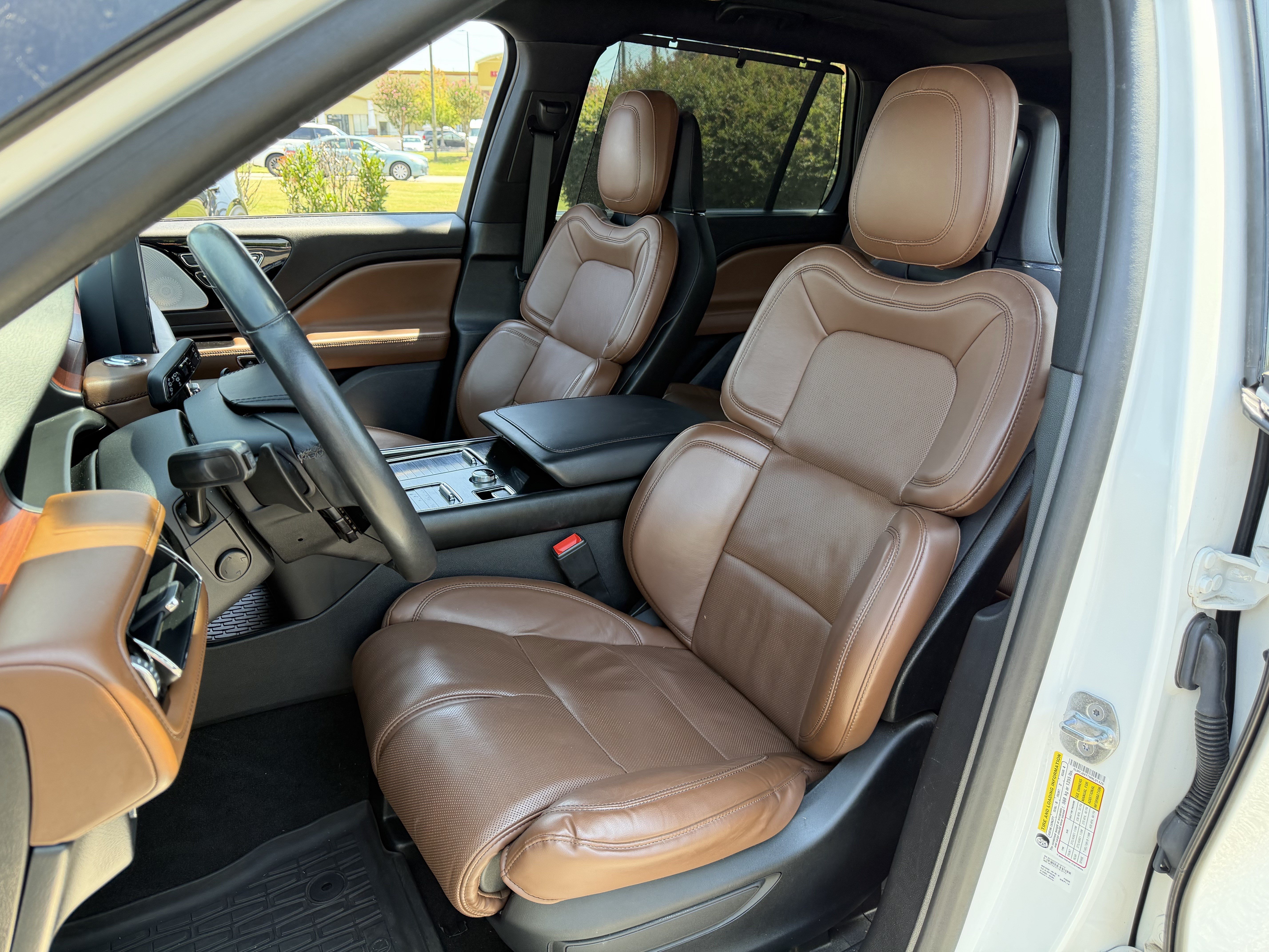 Used 2021 Lincoln Aviator Grand Touring w/ Equipment Group 302A AWD/4WD image 16