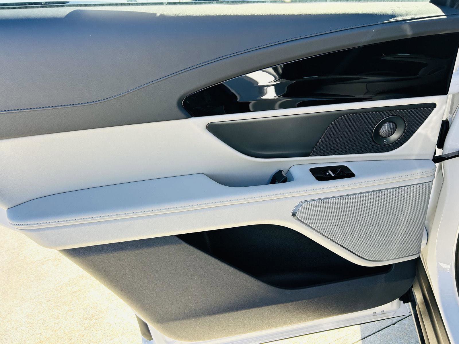 New 2026 Lincoln Nautilus Reserve w/ Jet Appearance Package image 37