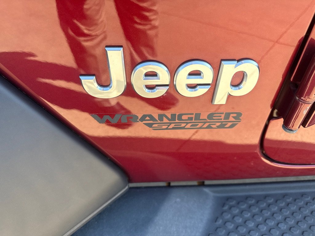 Used 2021 Jeep Wrangler Sport AWD/4WD image 12