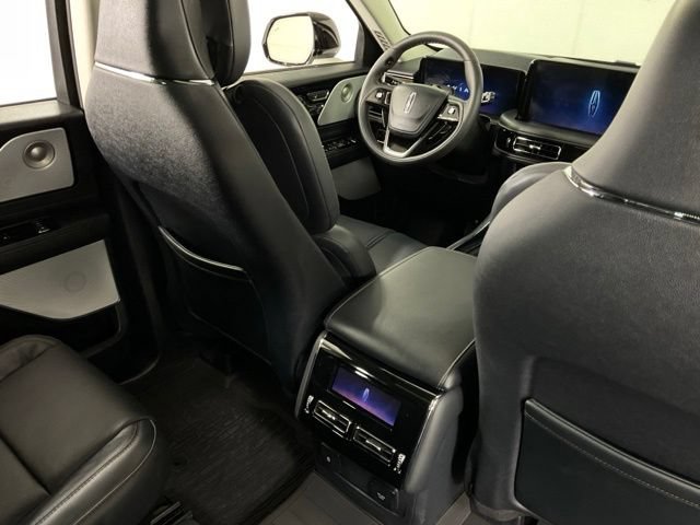 Used 2026 Lincoln Aviator Reserve AWD/4WD image 29