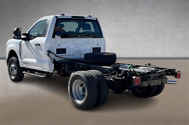New 2026 Ford F350 XL w/ XL Chrome Package image 3