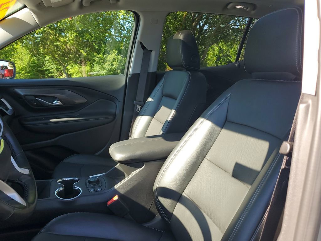 Used 2024 GMC Terrain SLT w/ LPO, Floor Liner Package AWD/4WD image 16