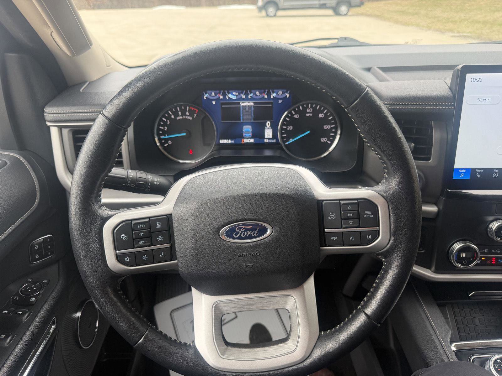 Used 2022 Ford Expedition Max XLT image 16
