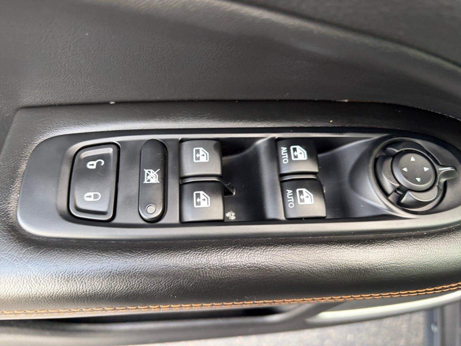 Used 2018 Jeep Compass Limited AWD/4WD image 14