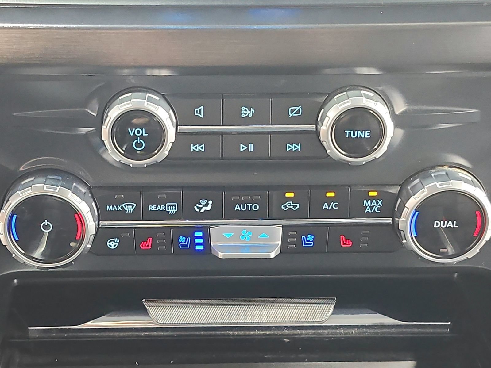 Used 2023 Ford F250 Lariat w/ Chrome Package AWD/4WD image 35