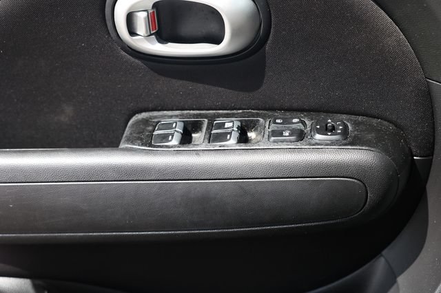 Used 2017 Kia Soul FWD image 43