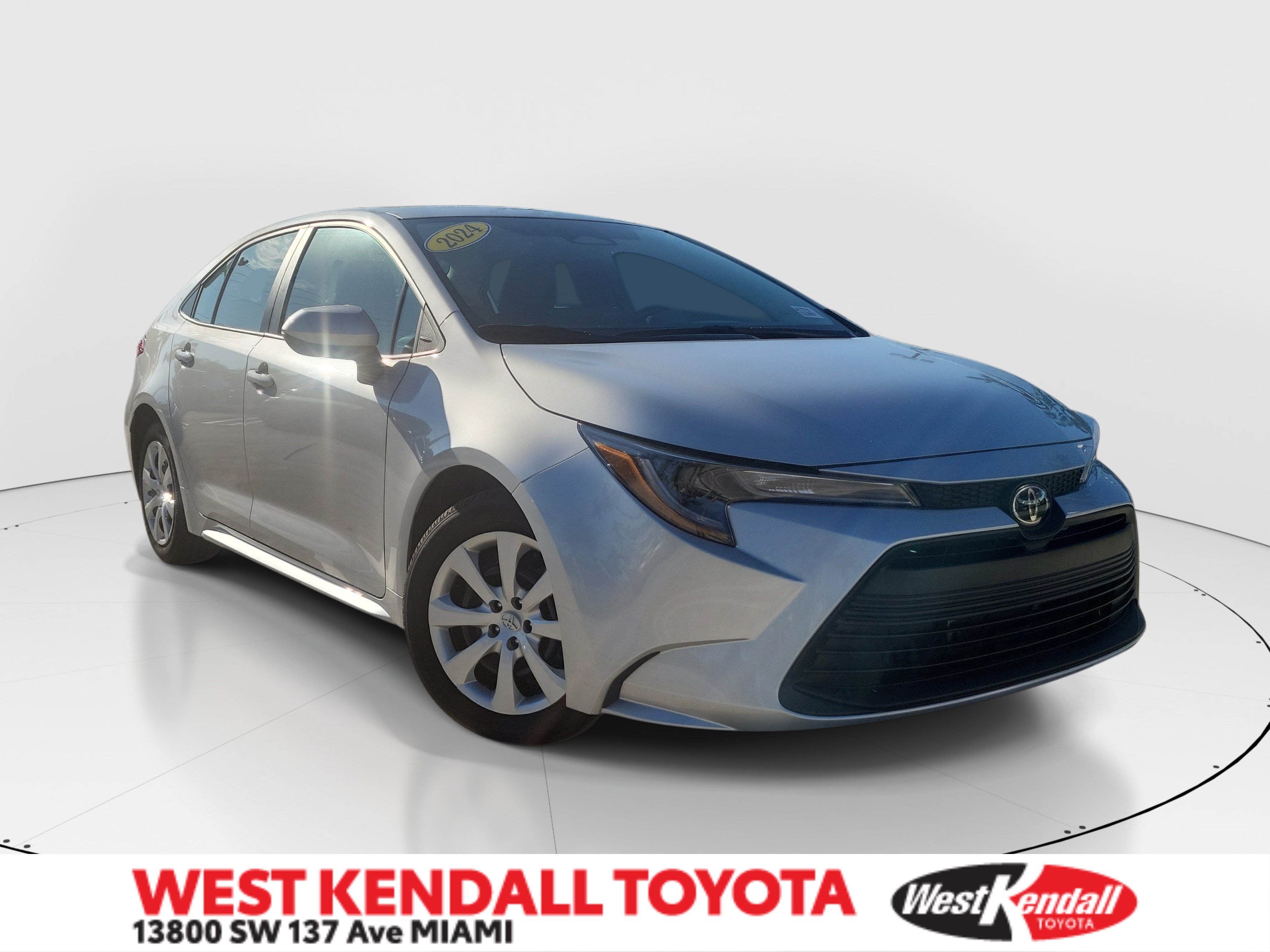 Used 2024 Toyota Corolla LE FWD image 1