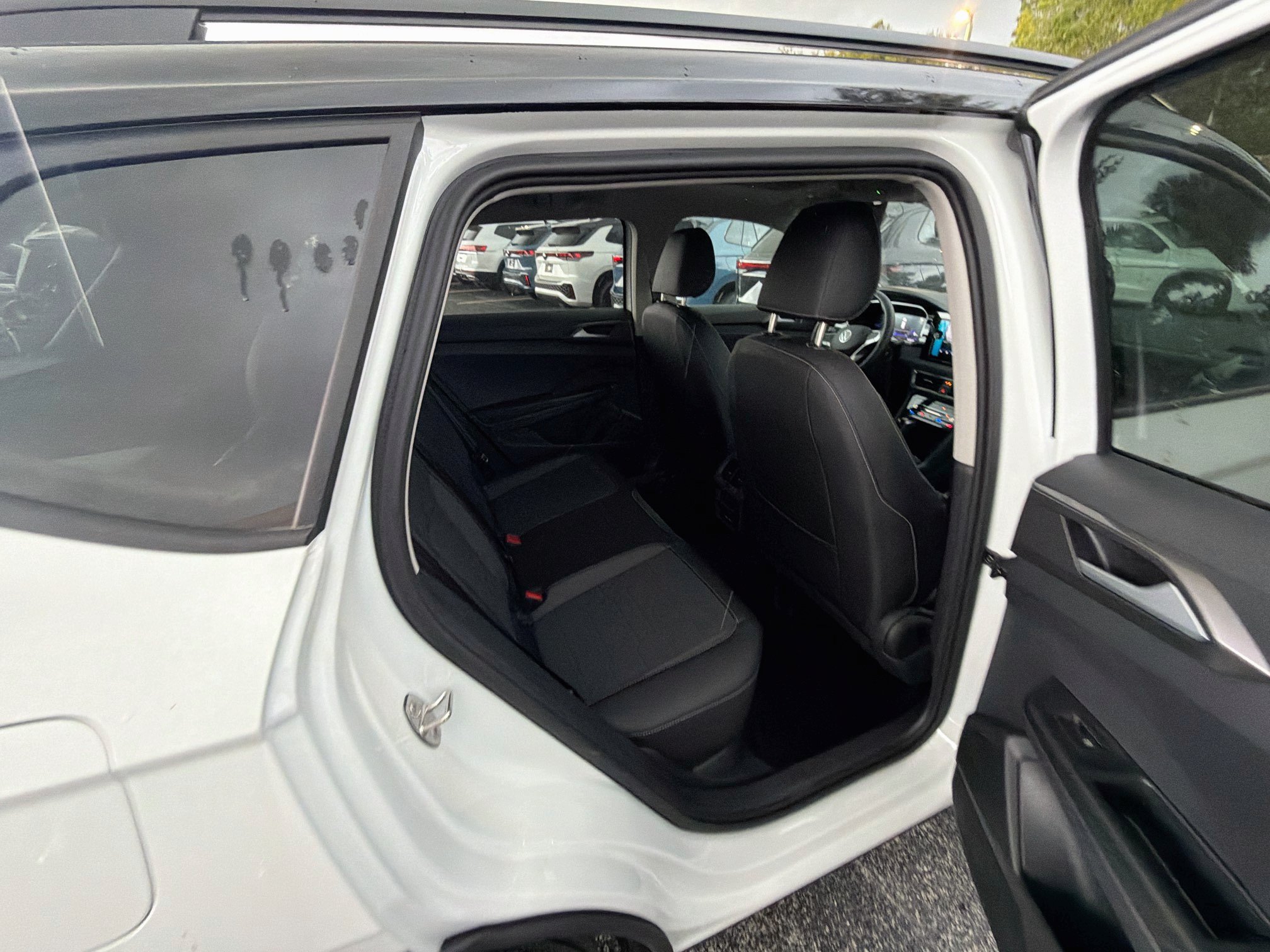 New 2026 Volkswagen Taos SE FWD image 21