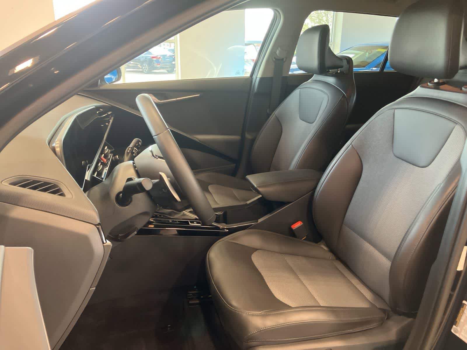 Used 2023 Kia Niro EX FWD image 10