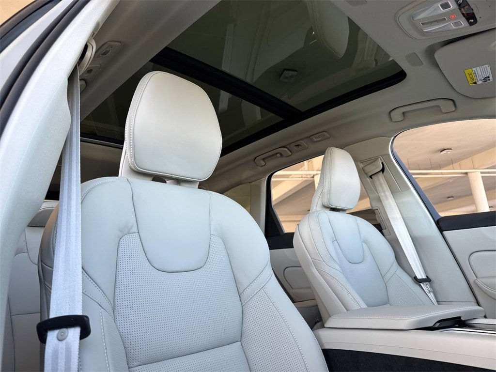 New 2026 Volvo XC60 B5 Ultra w/ Protection Package Premier image 16