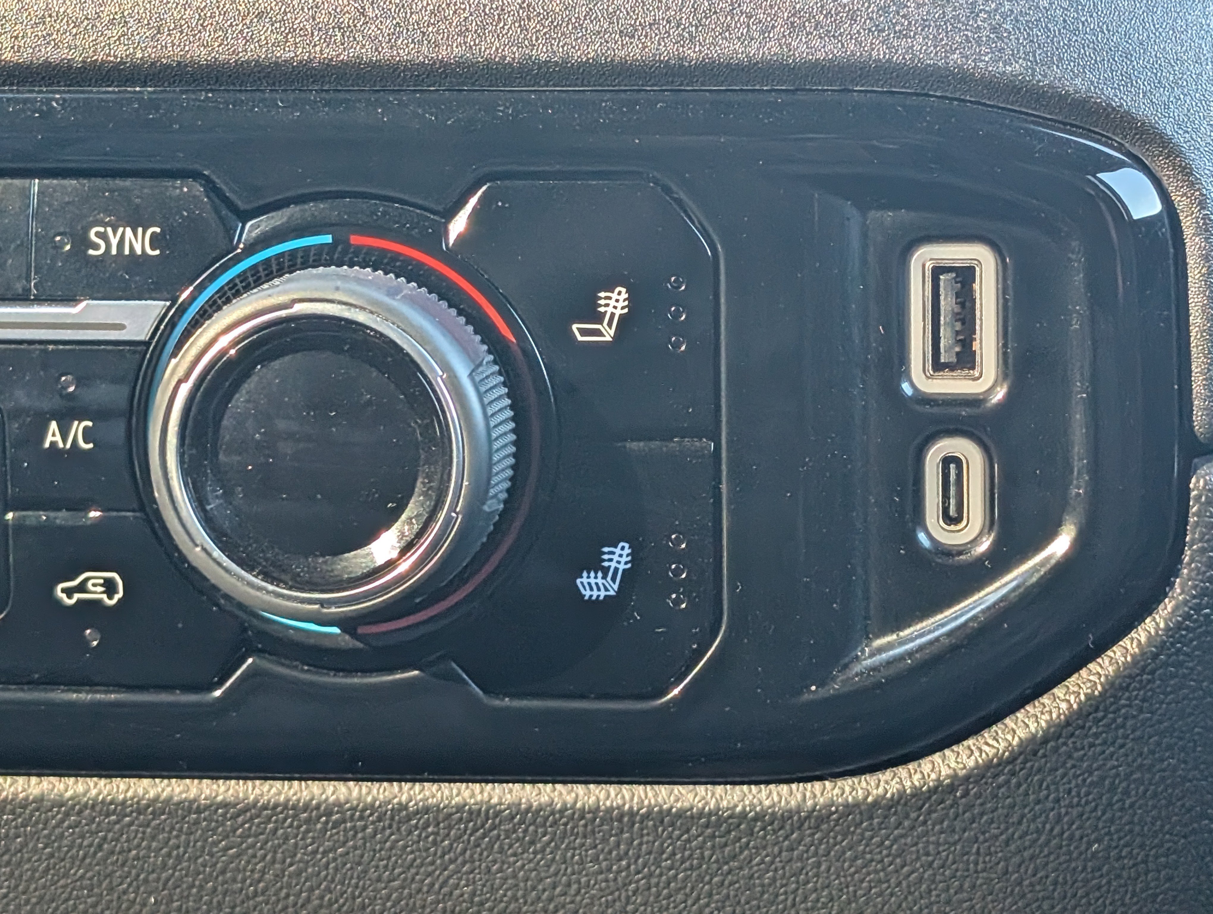 Used 2024 Chevrolet Silverado 1500 LT RWD image 33