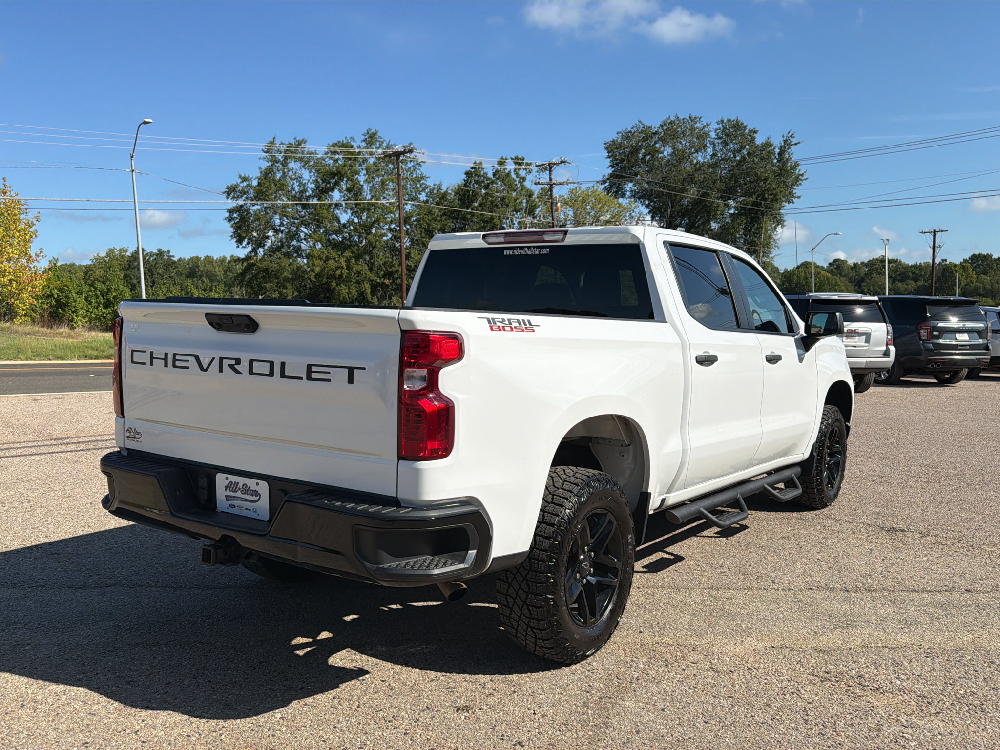 Used 2024 Chevrolet Silverado 1500 Custom Trail Boss w/ LPO, Dark Essentials Package AWD/4WD image 10