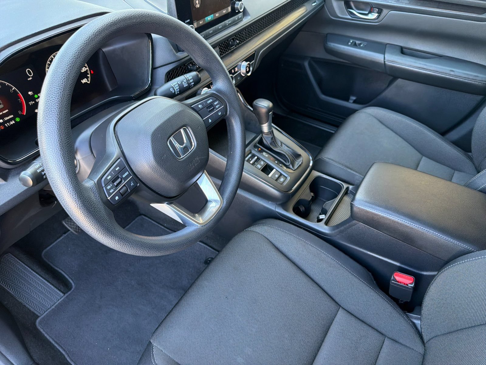Used 2025 Honda CR-V LX image 9