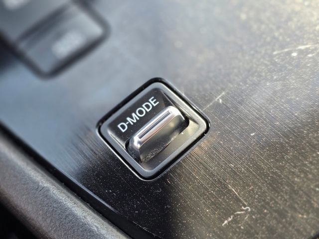 Used 2023 Nissan Rogue S image 30