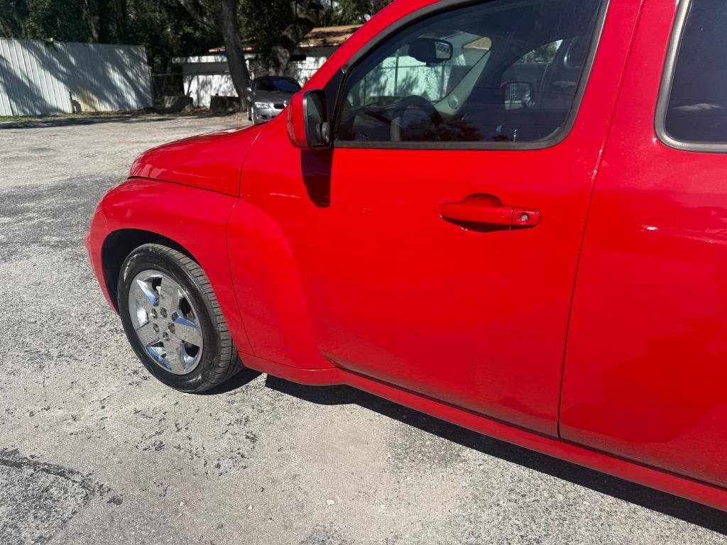 Used 2011 Chevrolet HHR LT FWD image 7