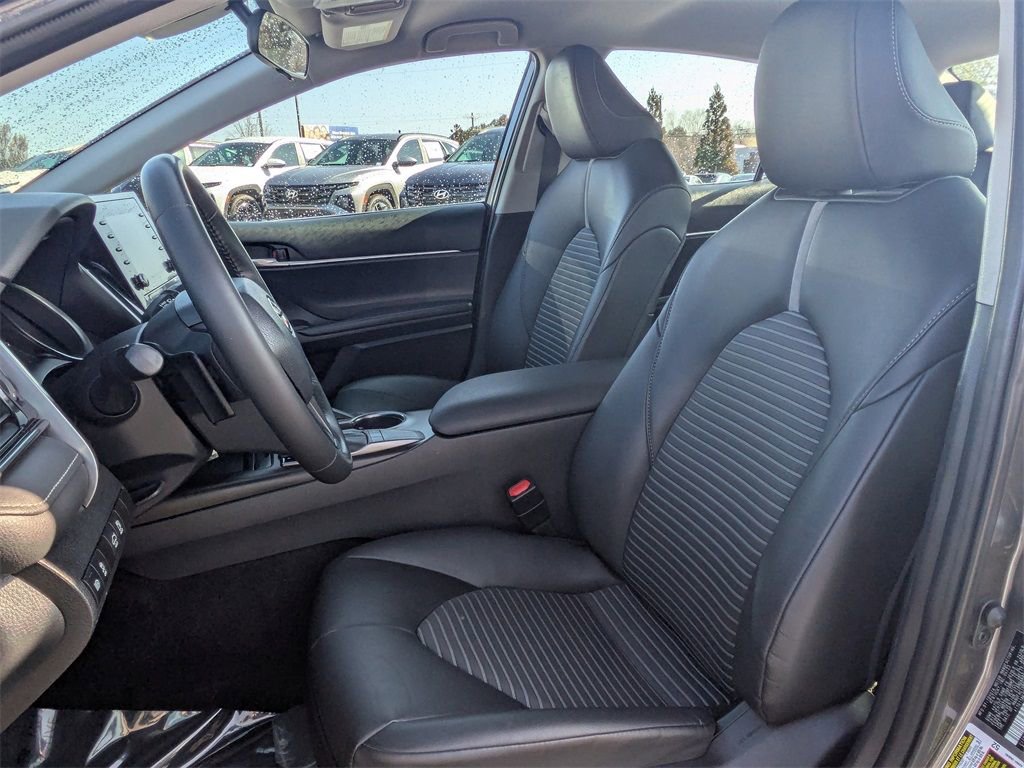 Used 2023 Toyota Camry SE FWD image 18