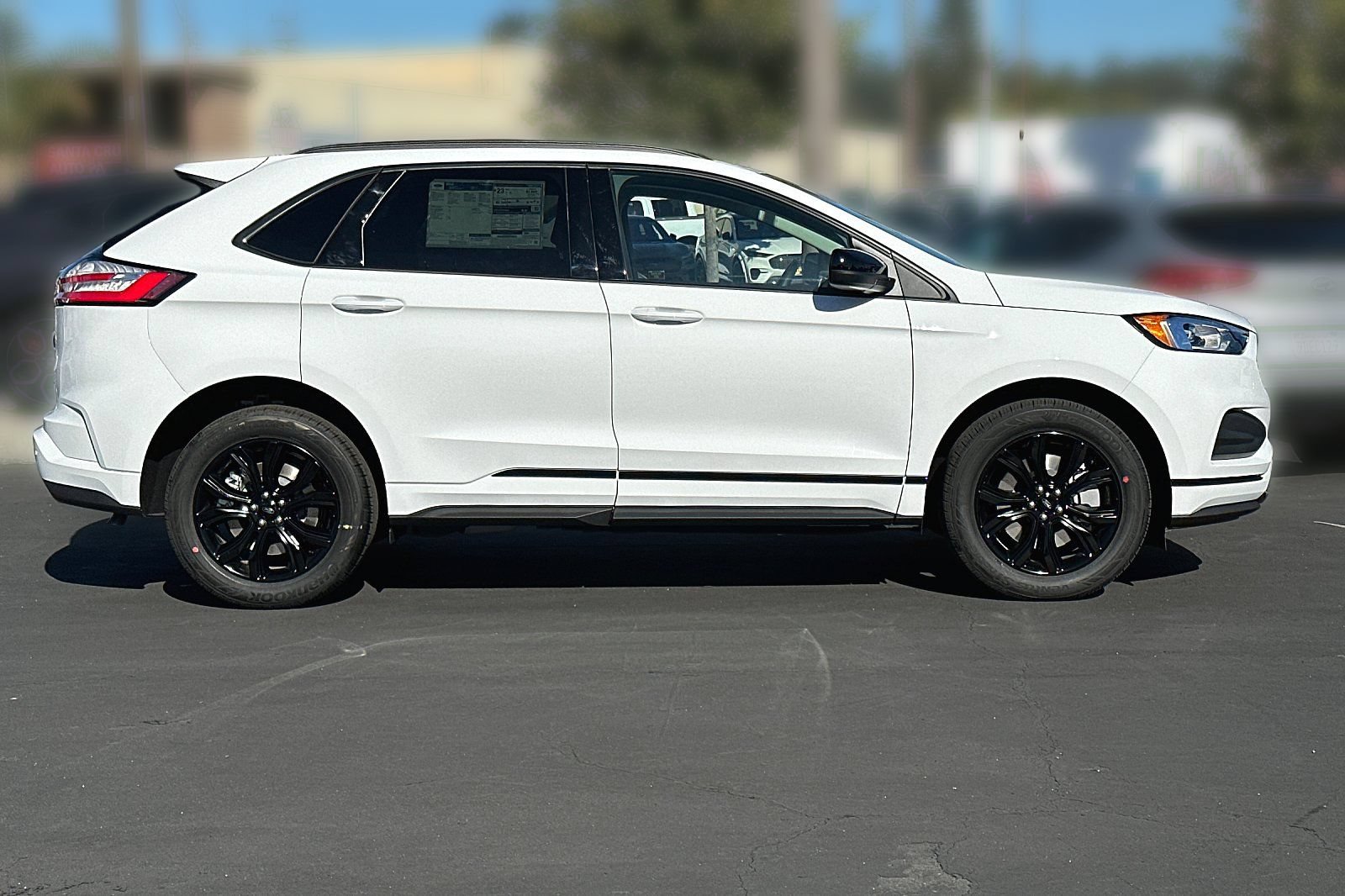 New 2024 Ford Edge SE w/ Black Appearance Package AWD/4WD image 2