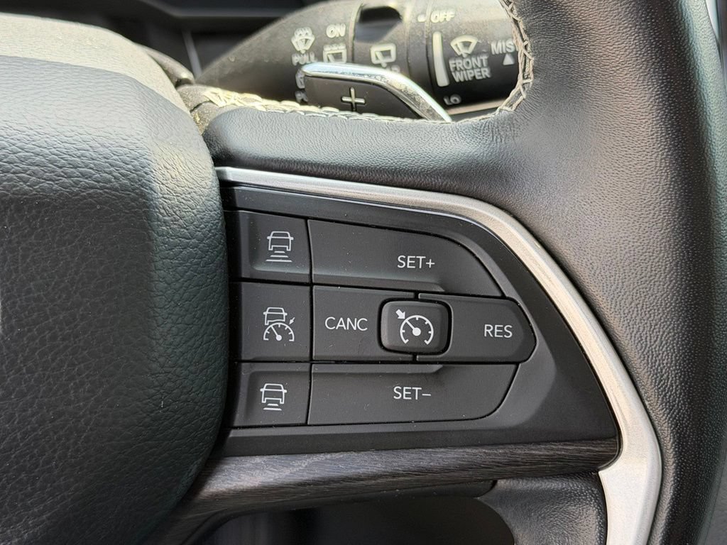 Used 2022 Jeep Grand Cherokee Limited RWD image 16