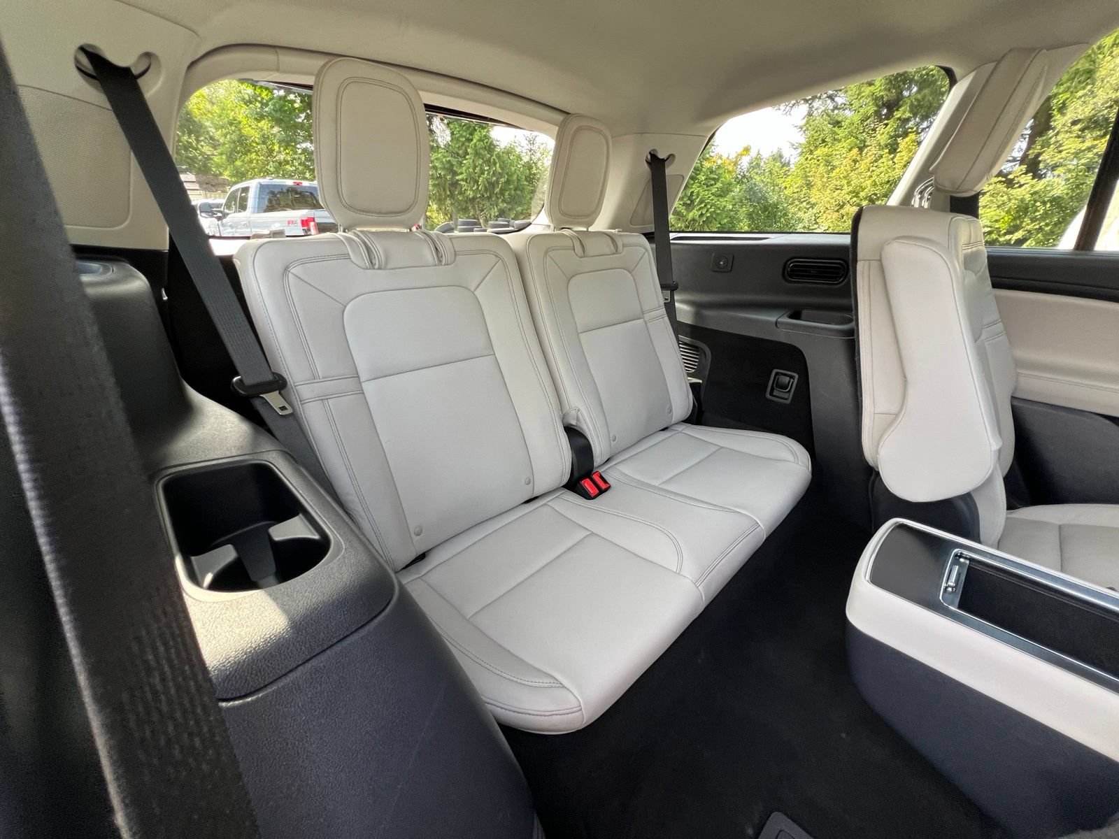 Used 2025 Lincoln Aviator Reserve w/ Equipment Group 201A AWD/4WD image 23