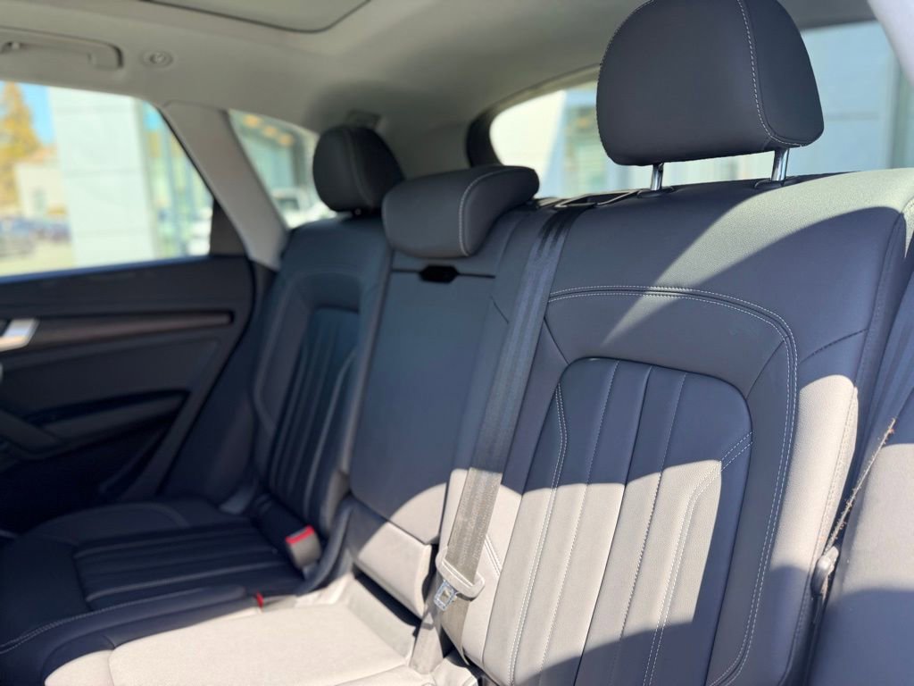 Certified 2023 Audi Q5 2.0T Premium w/ Convenience Package image 15