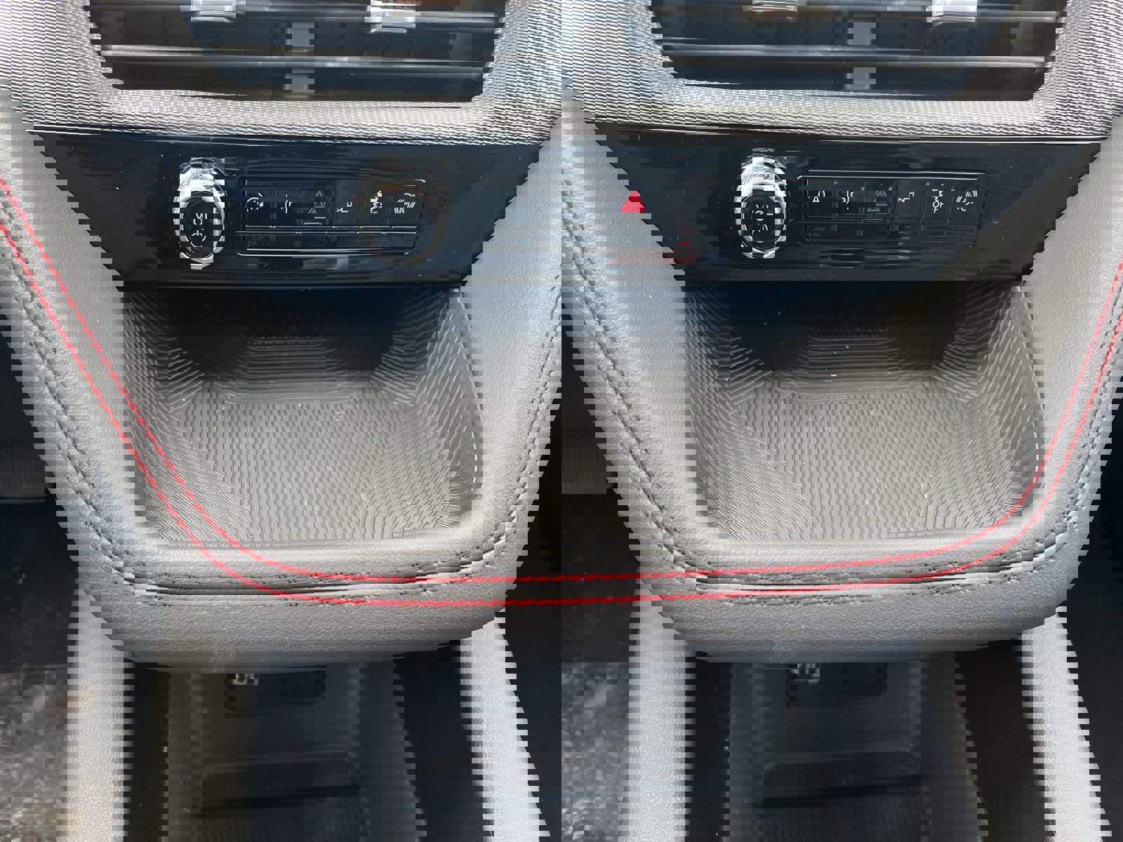 New 2026 Ford Explorer ST-Line w/ ST-Line Street Pack image 27