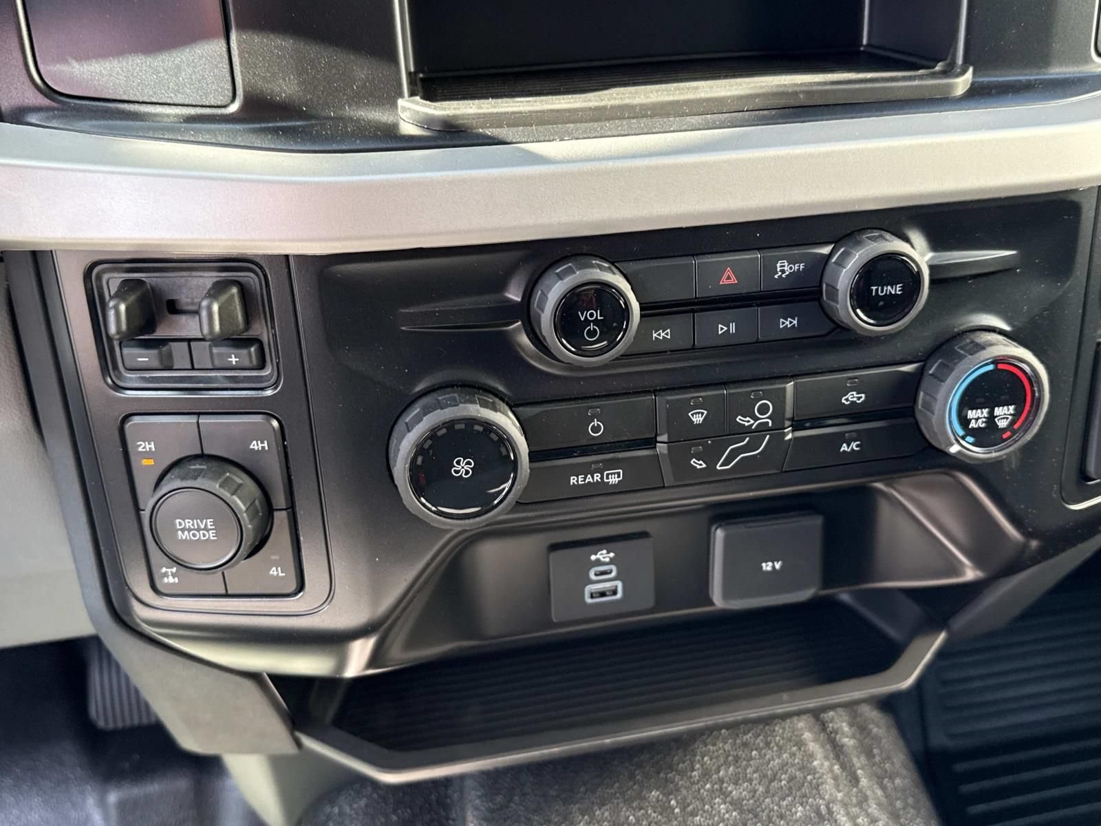 New 2026 Ford F350 XLT AWD/4WD image 16