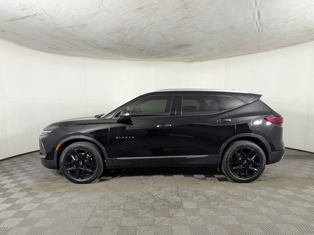 Certified 2025 Chevrolet Blazer Premier w/ Driver Confidence II Package image 3