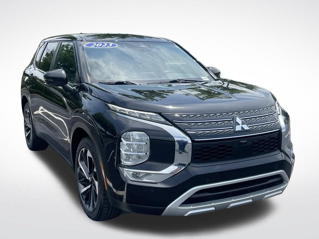 Used 2023 Mitsubishi Outlander SE FWD image 8
