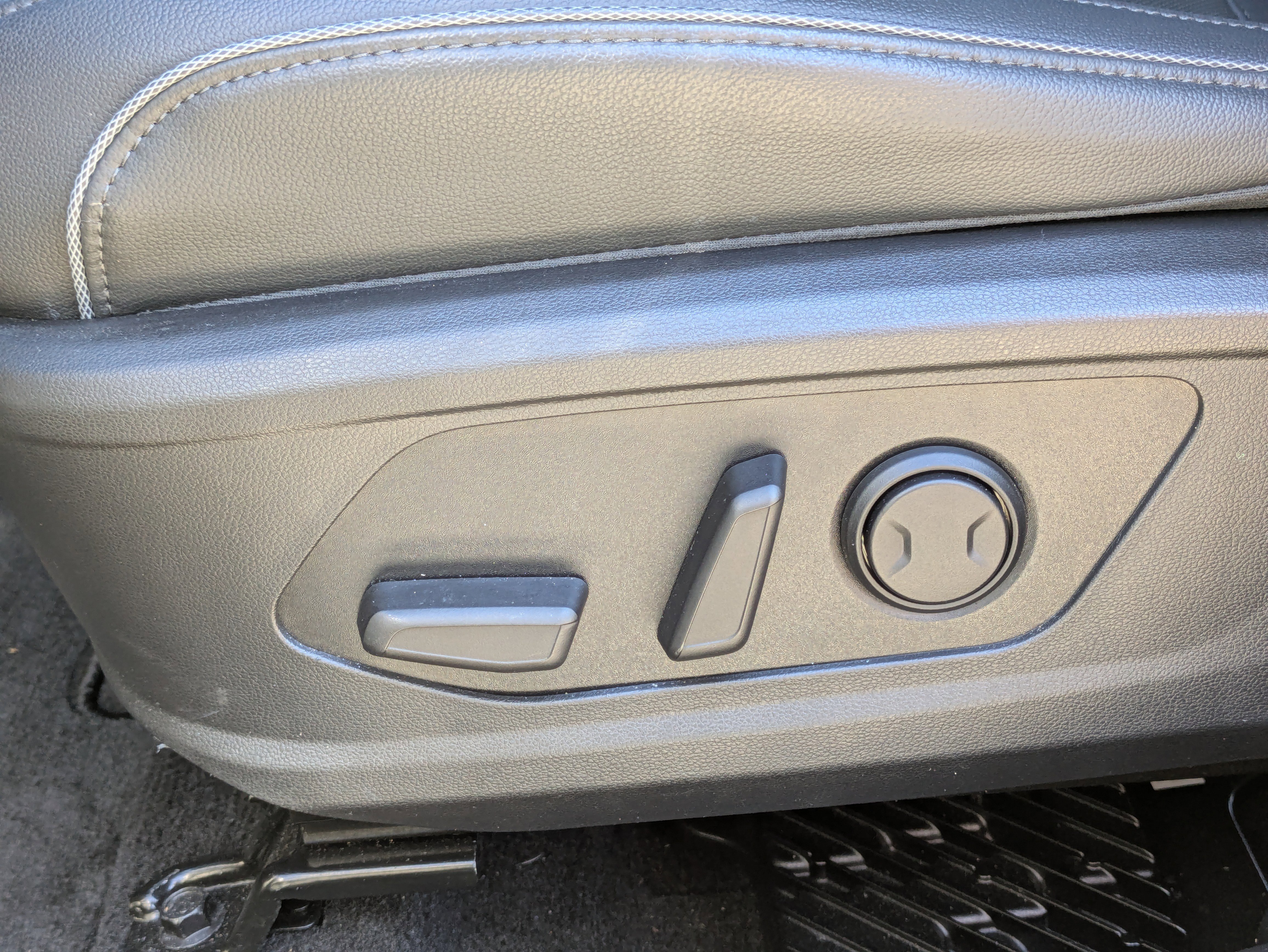 Used 2022 Hyundai Tucson Limited w/ Cargo Package image 22