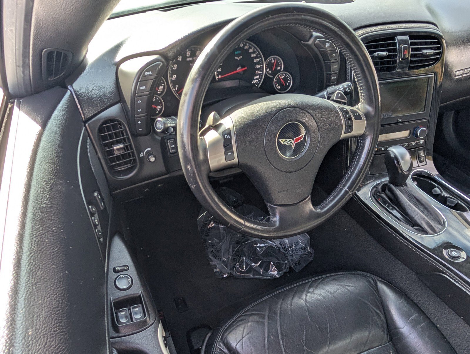 Used 2010 Chevrolet Corvette Convertible w/ Preferred Equipment Group image 12