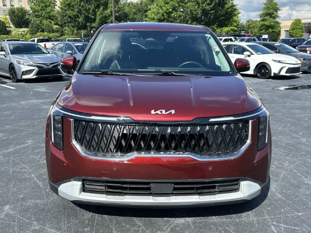 Used 2025 Kia Carnival FWD image 9
