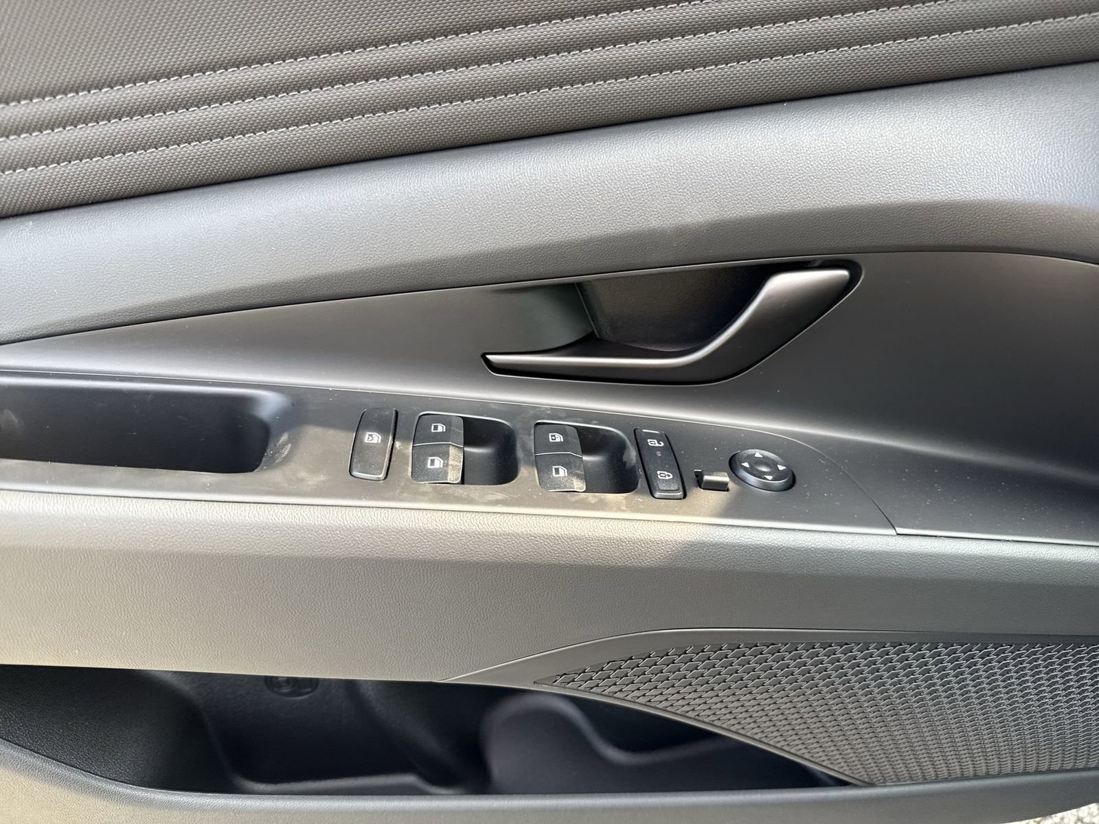 Certified 2025 Hyundai Elantra Sport image 16