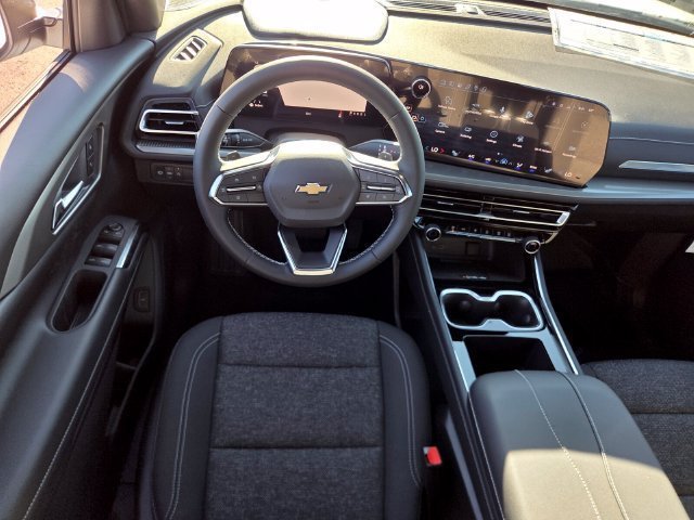 New 2027 Chevrolet Traverse LT w/ Driver Confidence Package FWD image 9