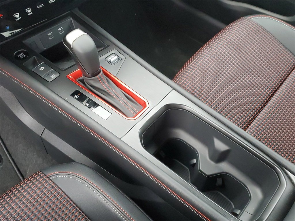 Used 2025 Nissan Kicks SR image 25