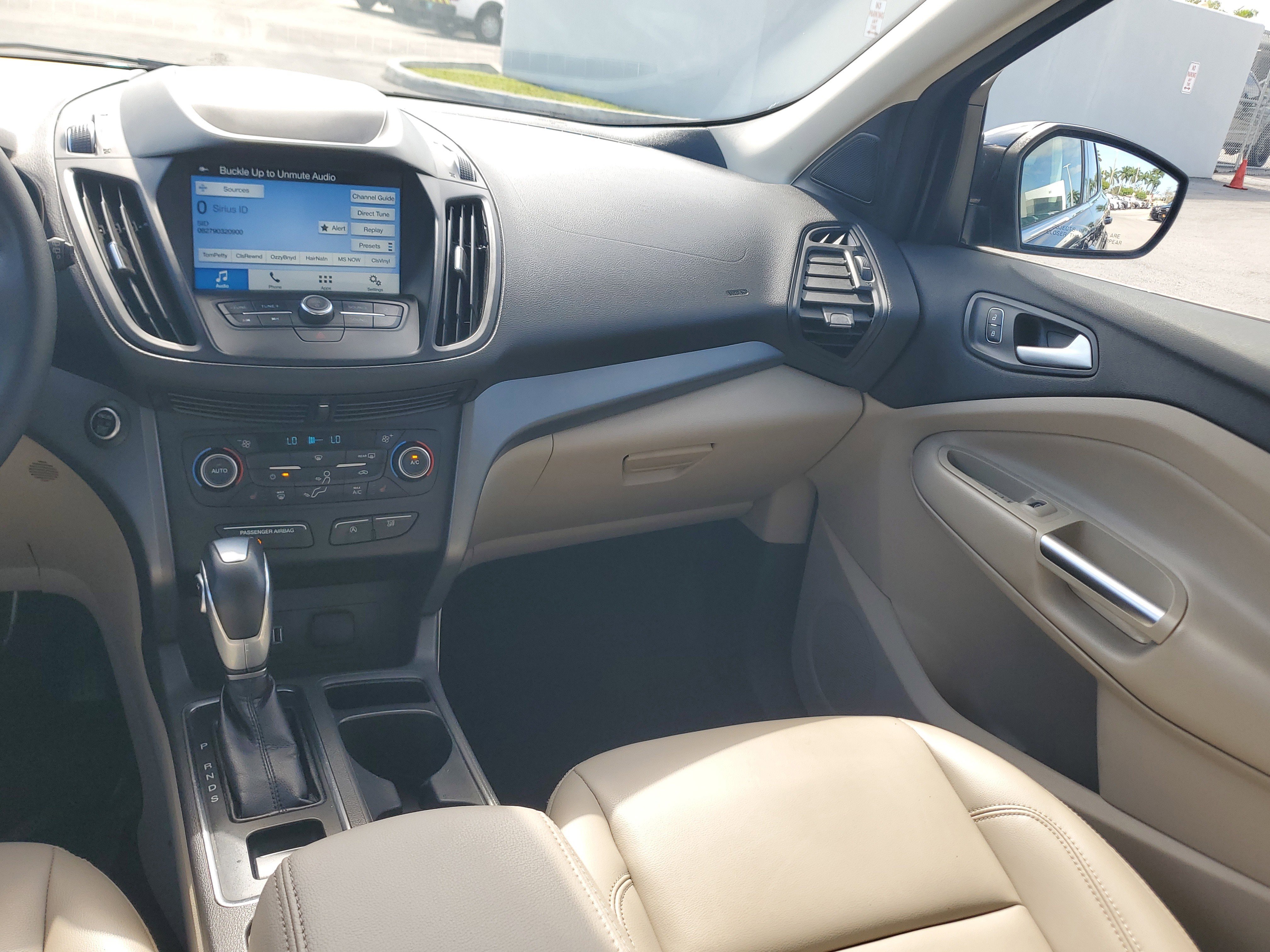 Used 2019 Ford Escape SEL image 17