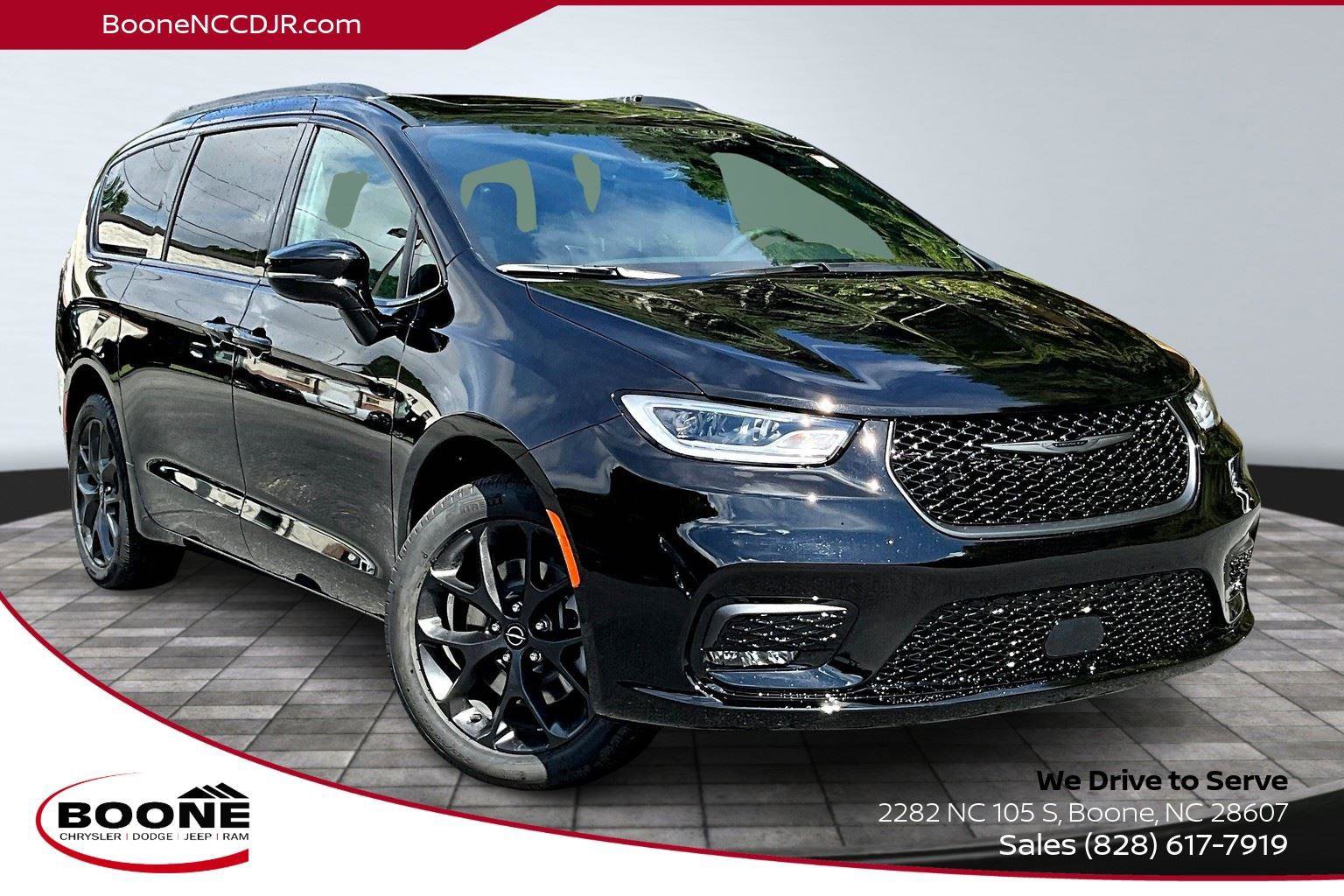 New 2026 Chrysler Pacifica Limited w/ S Appearance Package image 1