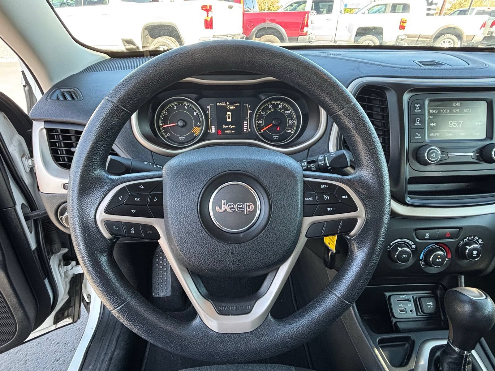 Used 2018 Jeep Cherokee Sport FWD image 13
