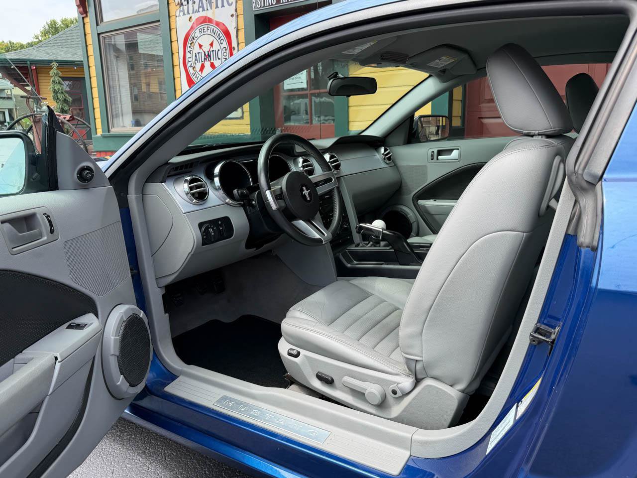 Used 2006 Ford Mustang GT Premium RWD image 14