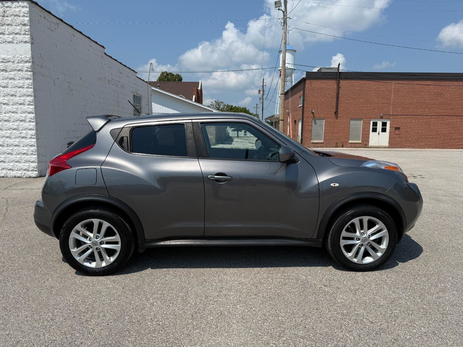Used 2014 Nissan Juke SV w/ Navigation Package AWD/4WD image 4