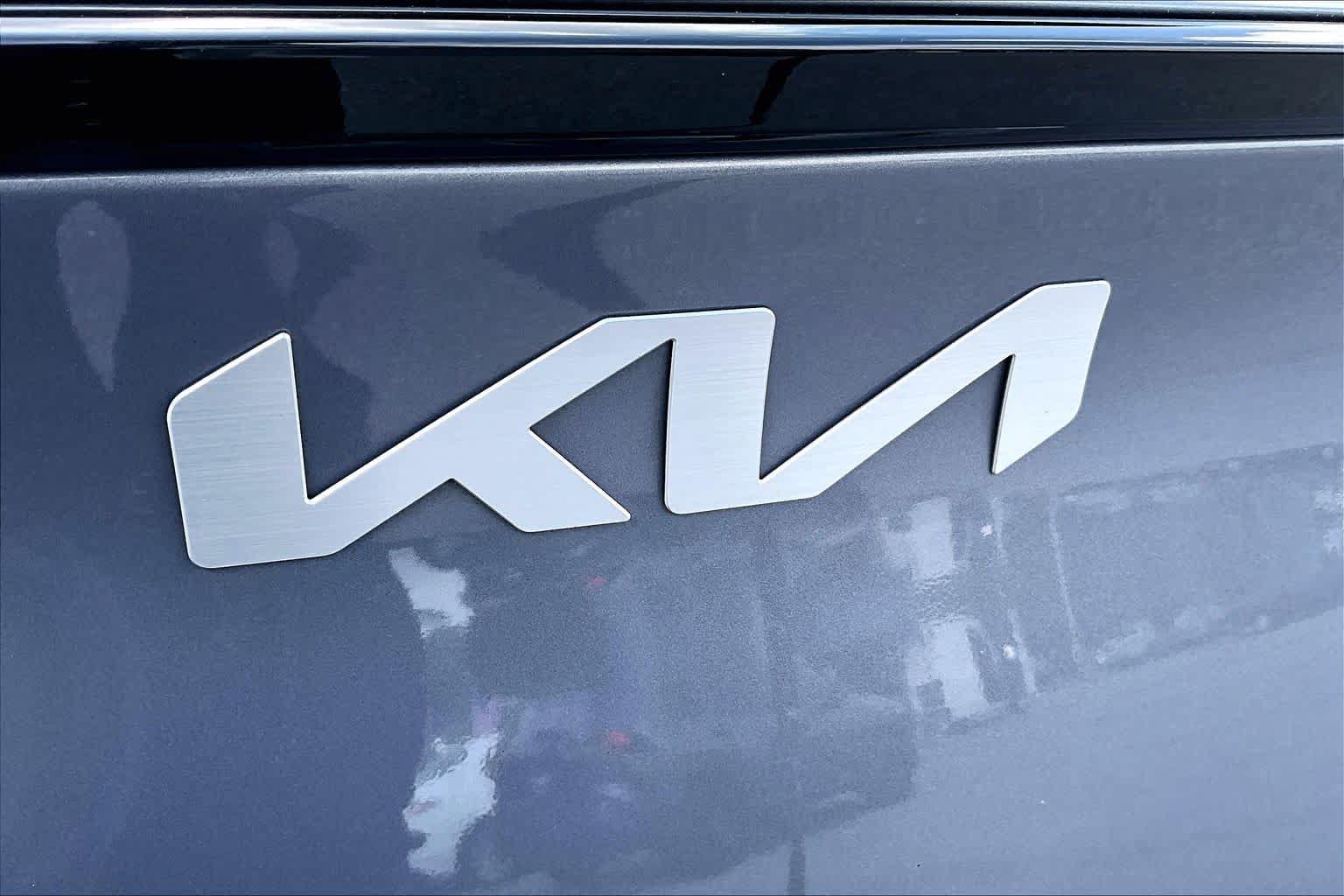 Used 2024 Kia Sportage EX FWD image 30