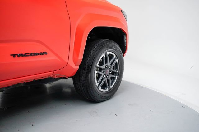 Used 2024 Toyota Tacoma TRD Sport AWD/4WD image 11