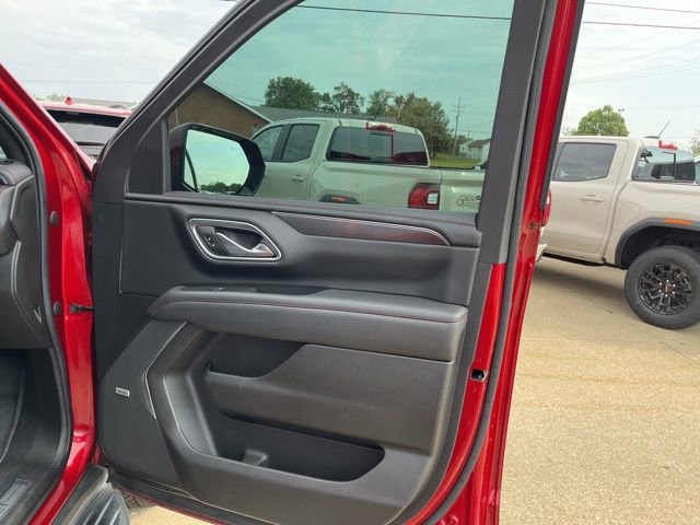 Used 2022 Chevrolet Tahoe RST w/ Luxury Package AWD/4WD image 17
