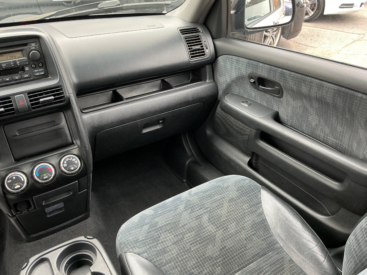 Used 2004 Honda CR-V LX image 17