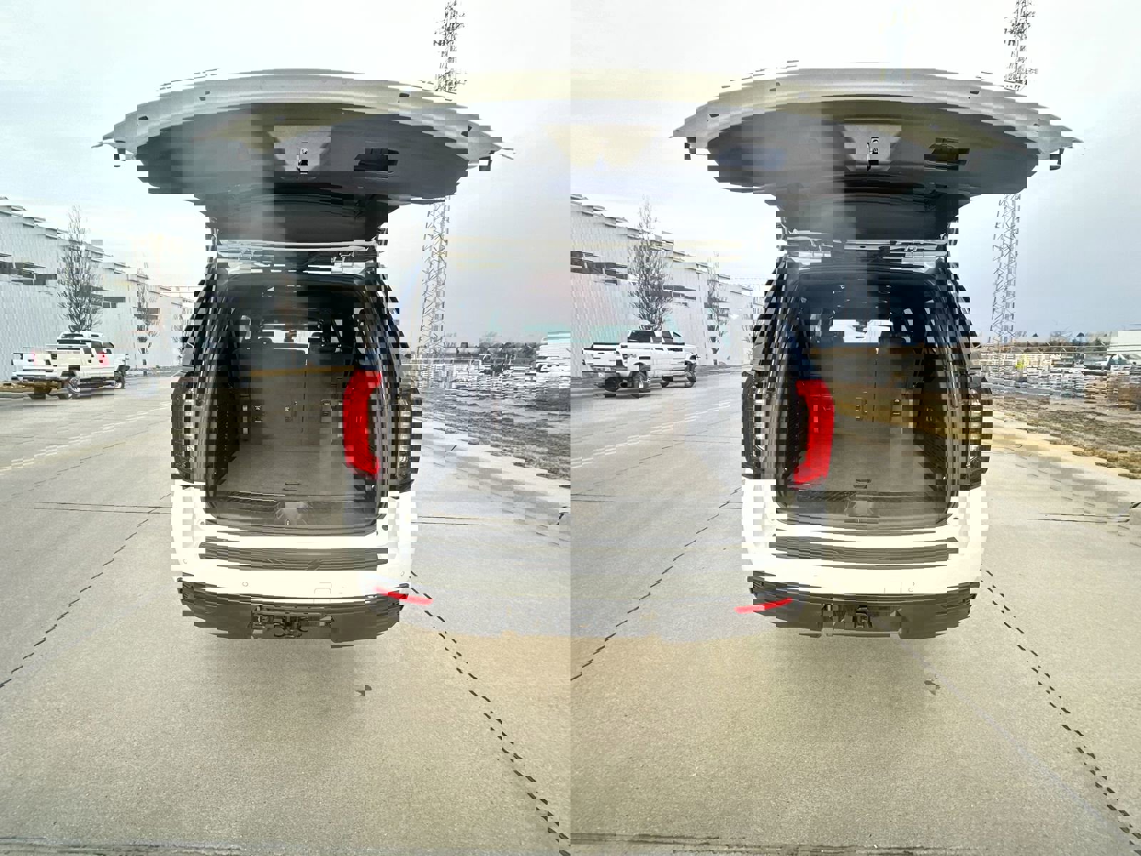 Used 2024 GMC Yukon XL SLE w/ Gmc Pro Safety Plus Package image 26