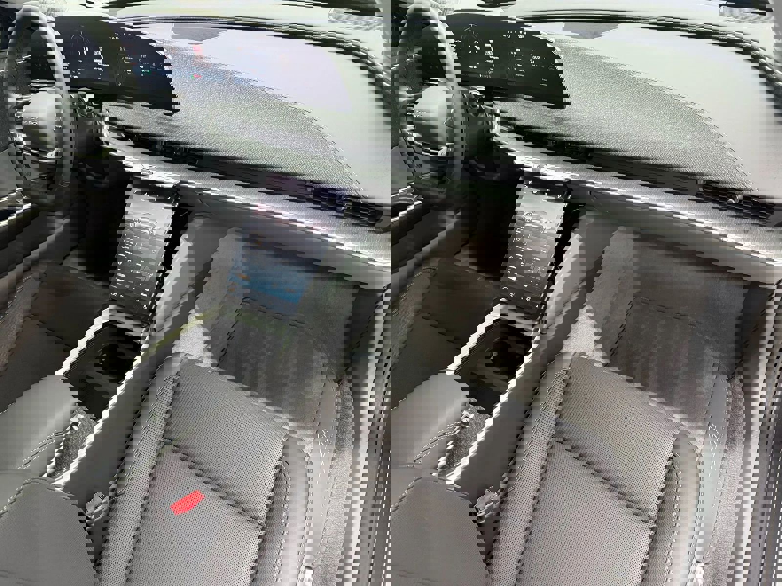 Used 2025 Lucid Air Touring image 25