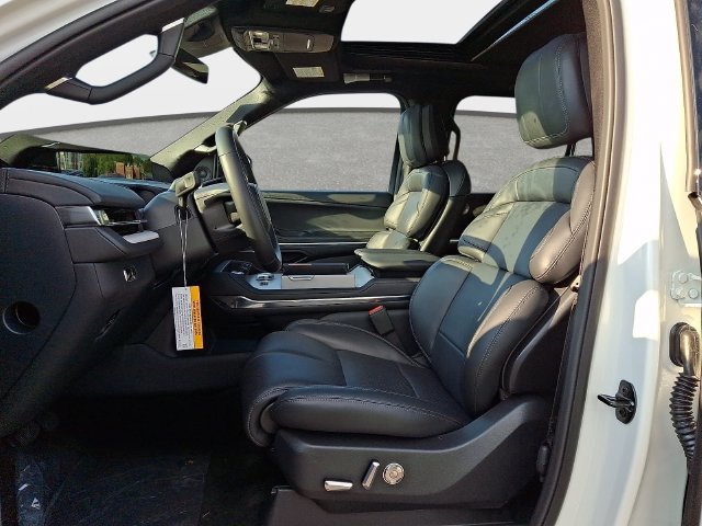 New 2027 Lincoln Navigator Reserve w/ Jet Appearance Package AWD/4WD image 11