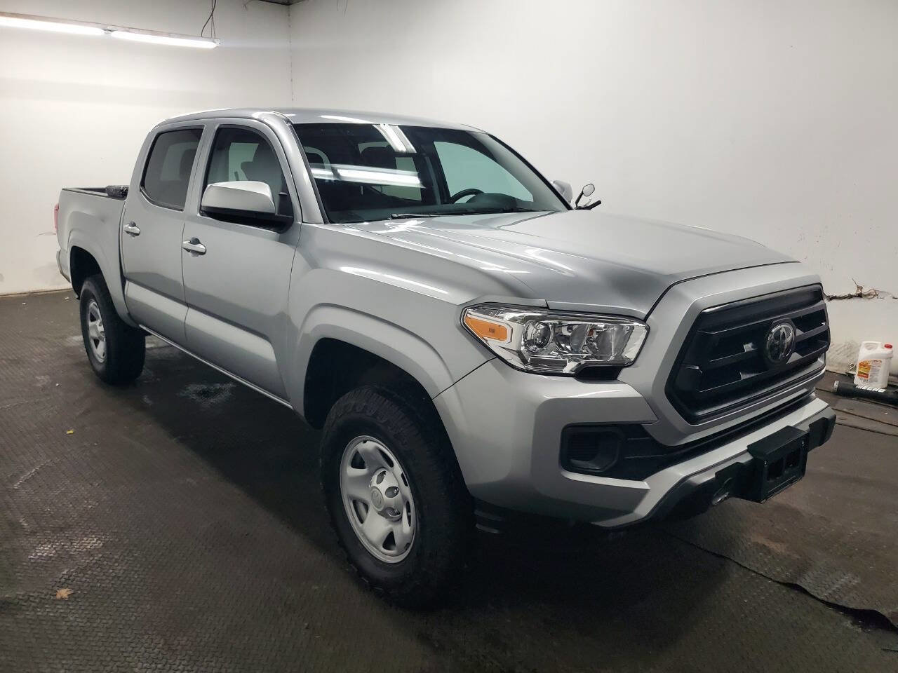 Used 2023 Toyota Tacoma SR AWD/4WD image 3
