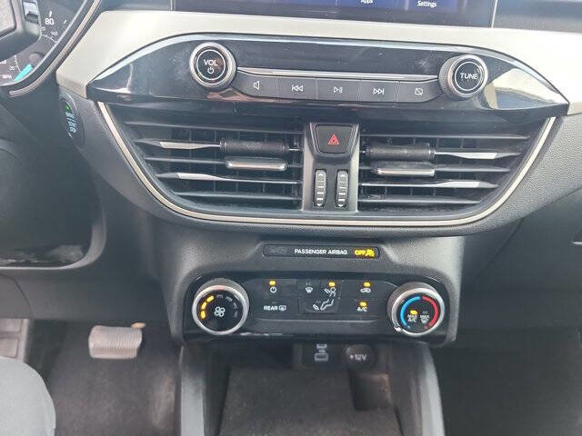 Used 2022 Ford Escape SE image 14