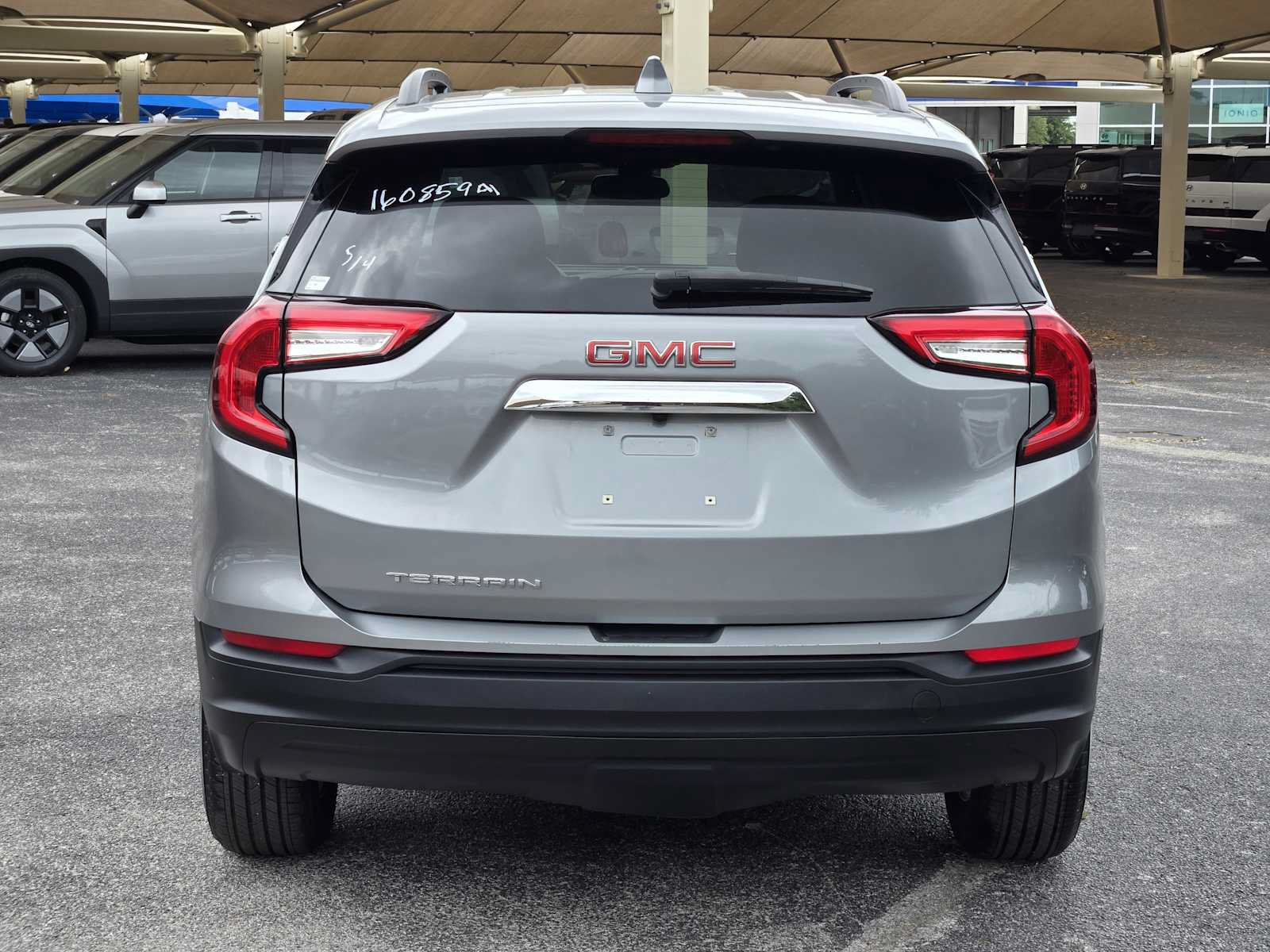 Certified 2024 GMC Terrain SLE w/ Driver Convenience Package FWD image 6