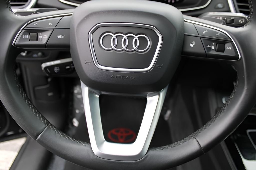 Used 2023 Audi Q5 2.0T Premium Plus w/ Premium Plus Package AWD/4WD image 13